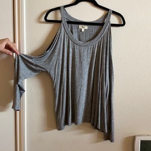 NYTT - Size M - Cold Shoulder long sleeve top